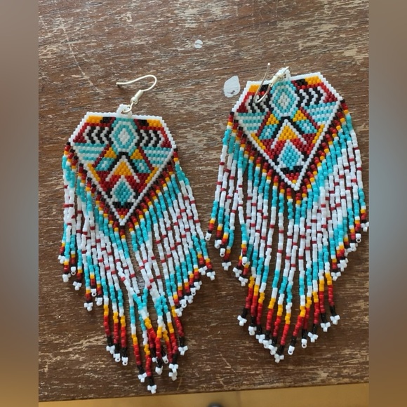 Hand beaded earrings - Picture 11 of 12
